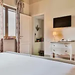 Cantagrillo - Spacious & Private Pool Villa Vinci