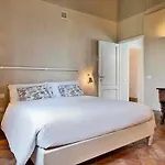 Cantagrillo - Spacious & Private Pool Villa