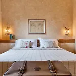 Cantagrillo - Spacious & Private Pool Villa Vinci