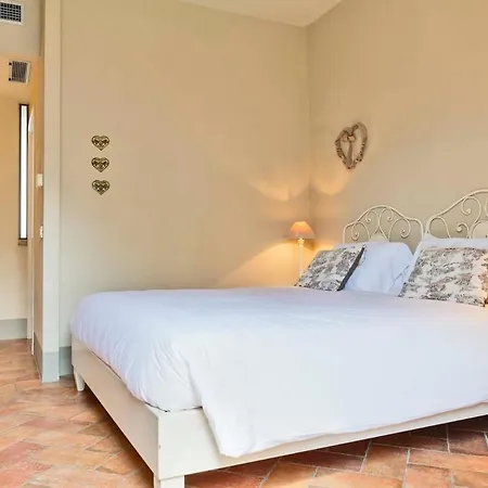 Cantagrillo - Spacious & Private Pool Villa *